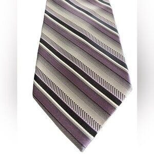 🔥⚪️Pronto Uomo 100% silk tie. Gorgeous & classic blue design. No flaws!